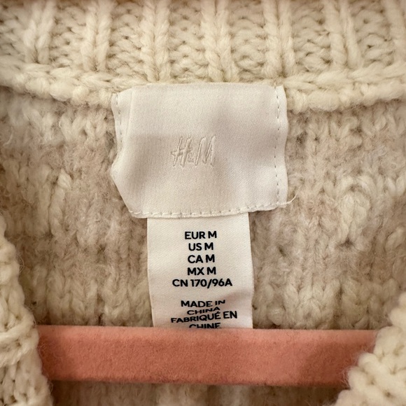 H&M cardigan. Never worn. - Picture 4 of 4